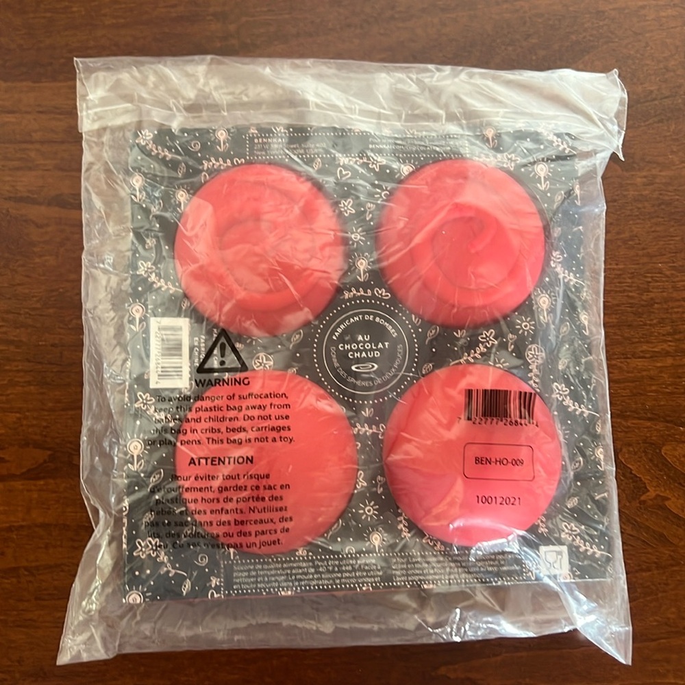 NWT Silicon Hot Chocolate Bomb maker